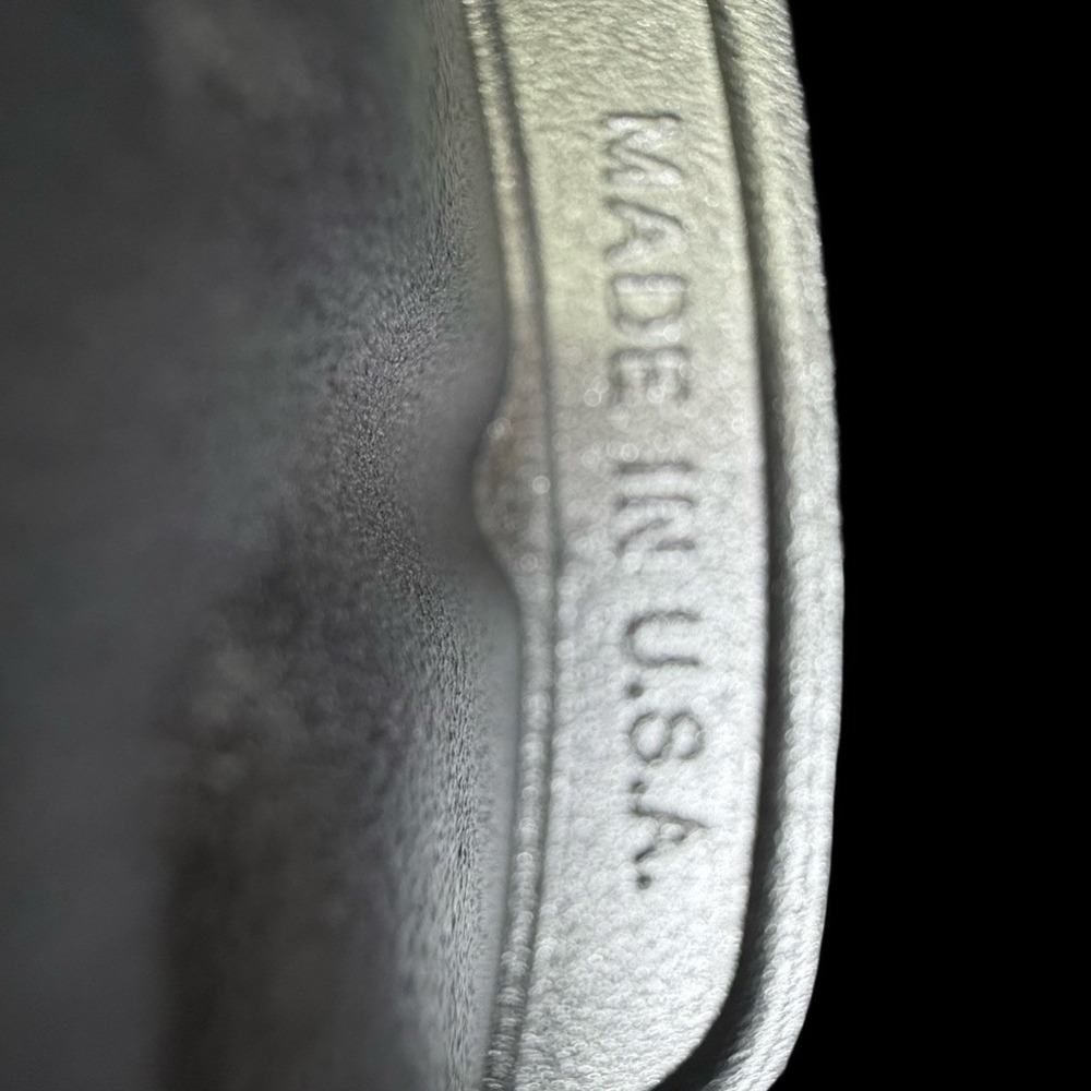 Nordic Ware Scone & Cornbread Round Pan Heavy Cast Aluminum 8 Sections 9 1/2" - Picture 6 of 10